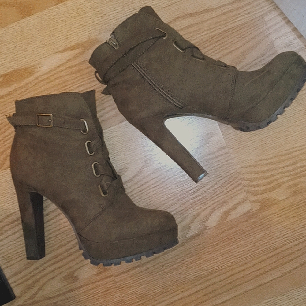 Shoedazzels Heather Bootie